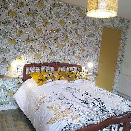 Appartement cozy dans maison privée Tauves Extérieur photo