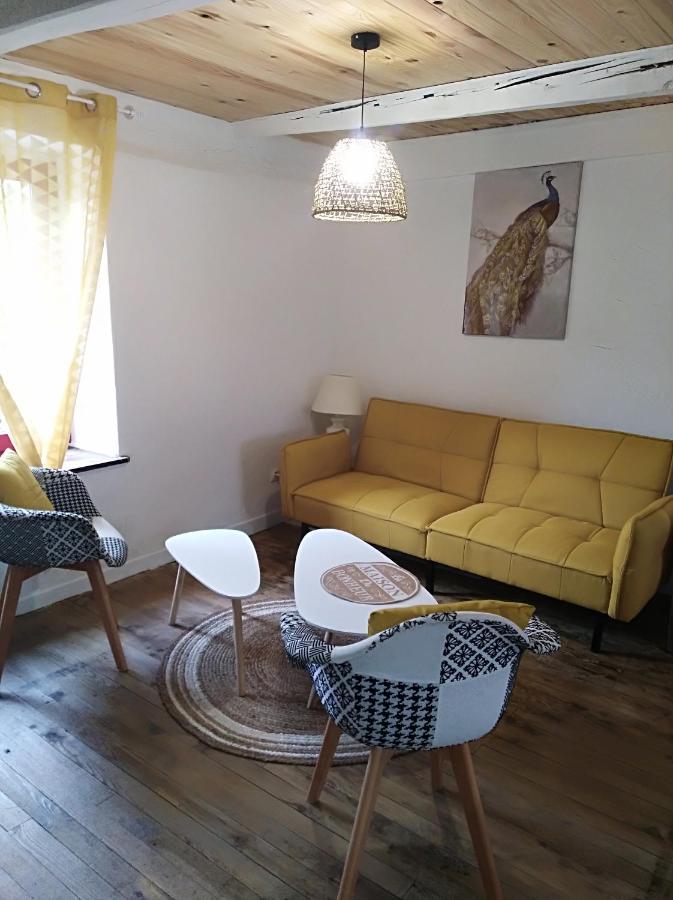Appartement cozy dans maison privée Tauves Extérieur photo