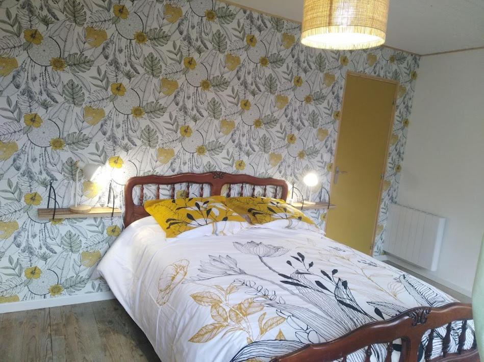 Appartement cozy dans maison privée Tauves Extérieur photo