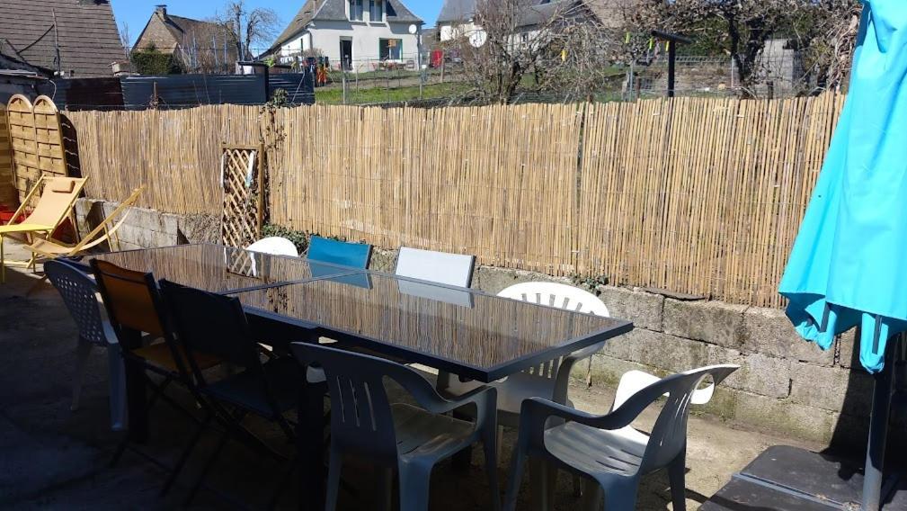 Appartement cozy dans maison privée Tauves Extérieur photo